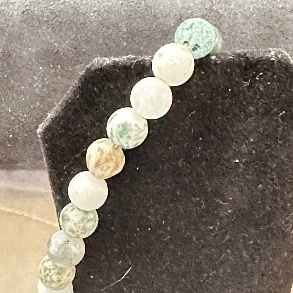 Tree Agate beaded stretchy bracelet. Multicolor stones. - Picture 12 of 16